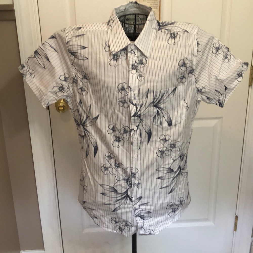 Haggar patterned button up